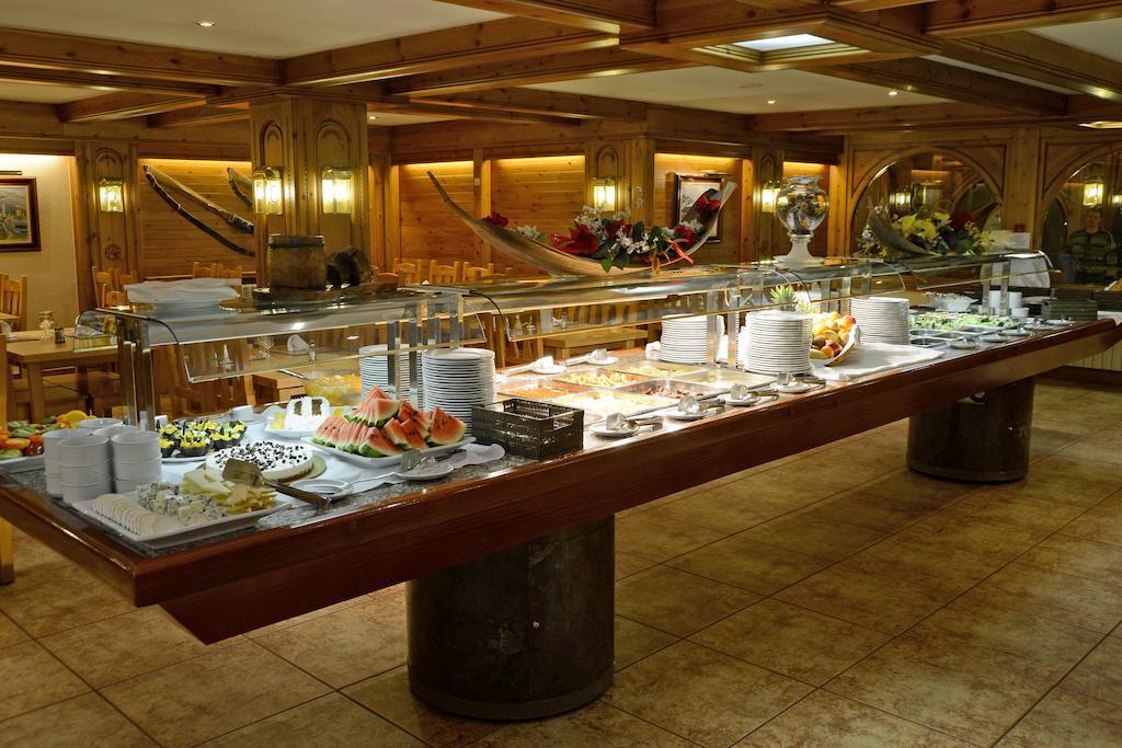 Hotel Del Clos Солдеу Экстерьер фото
